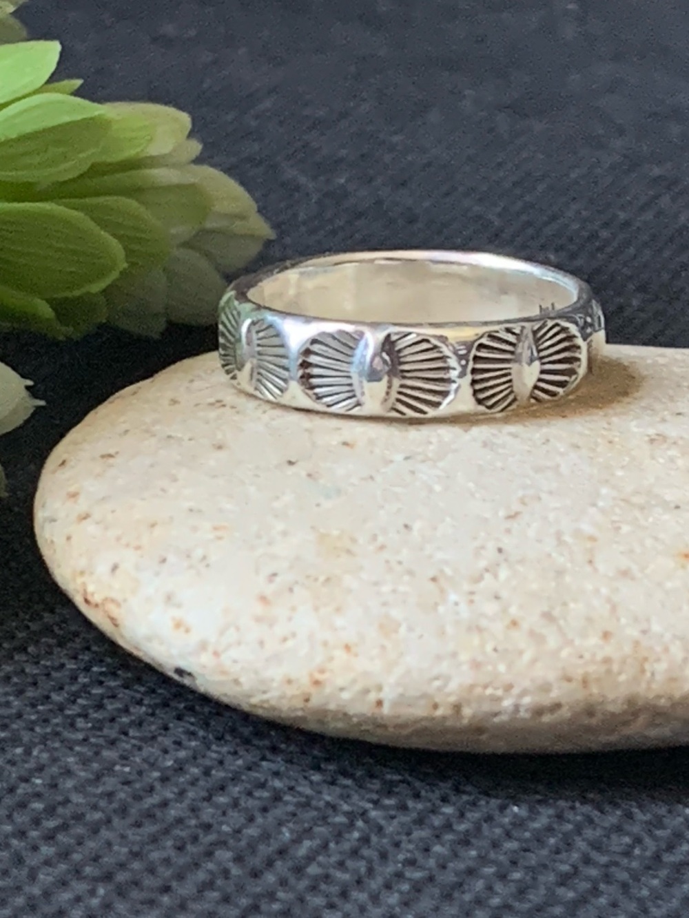 Numi Olive Sterling Silver Sunburst Pattern Women's Ring - Please Read